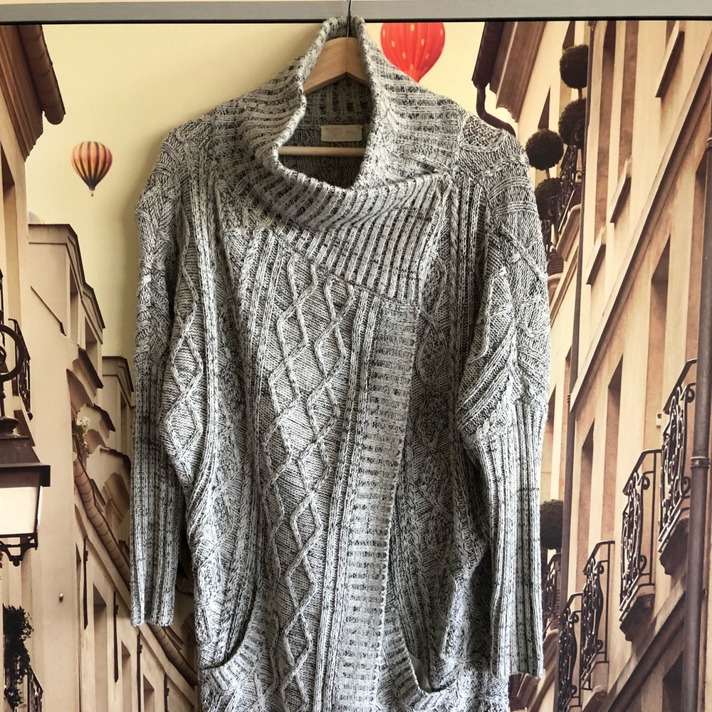 Oversize light grey sweater (XS)